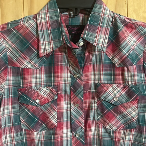 Cowgirl Legend Plaid Short Sleeve Women’s Button Down Shirt - Picture 2 of 5
